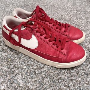 Nike low rise shoe